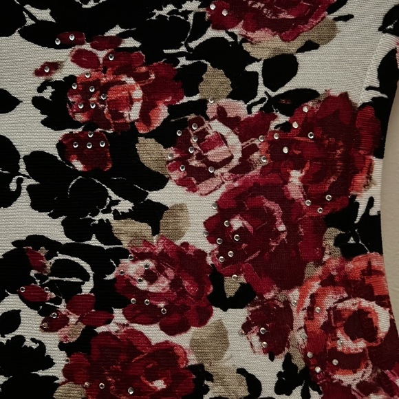 Sweater - Picture 4 of 4